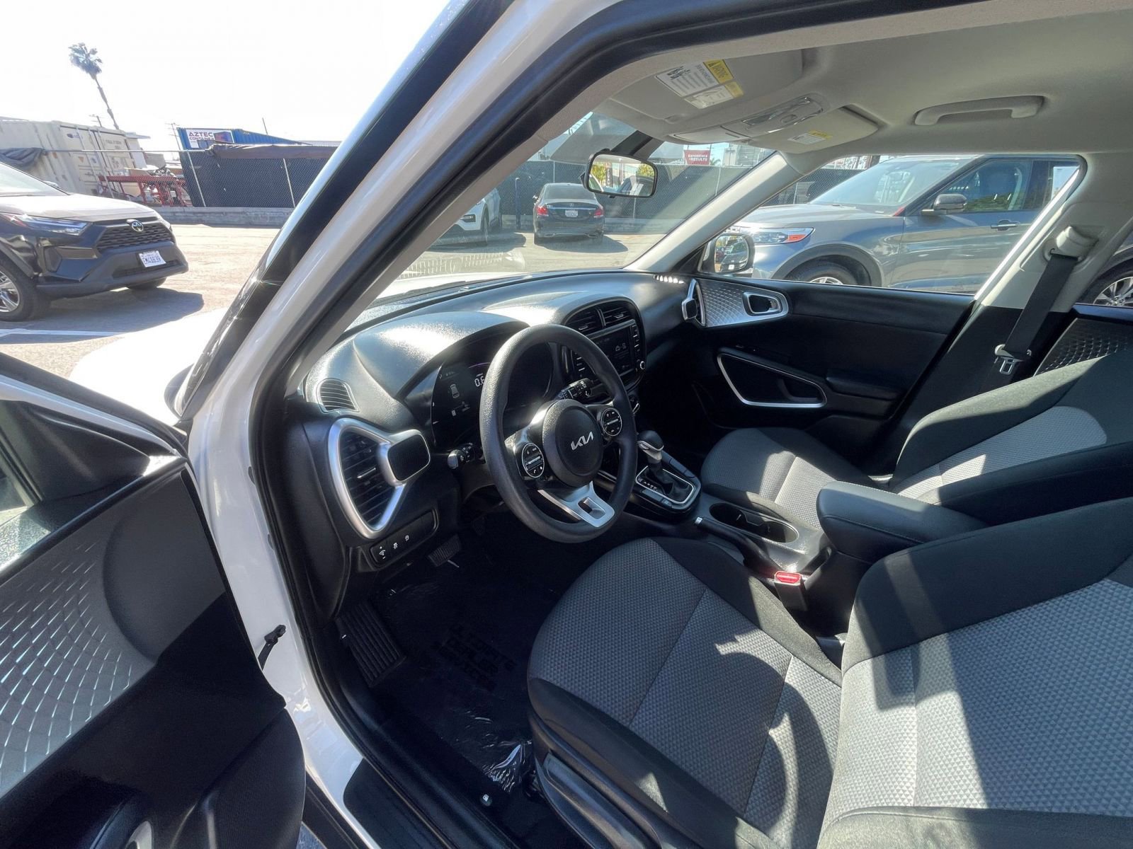 Used 2025 Kia Soul LX w/ LX Technology Package image 34