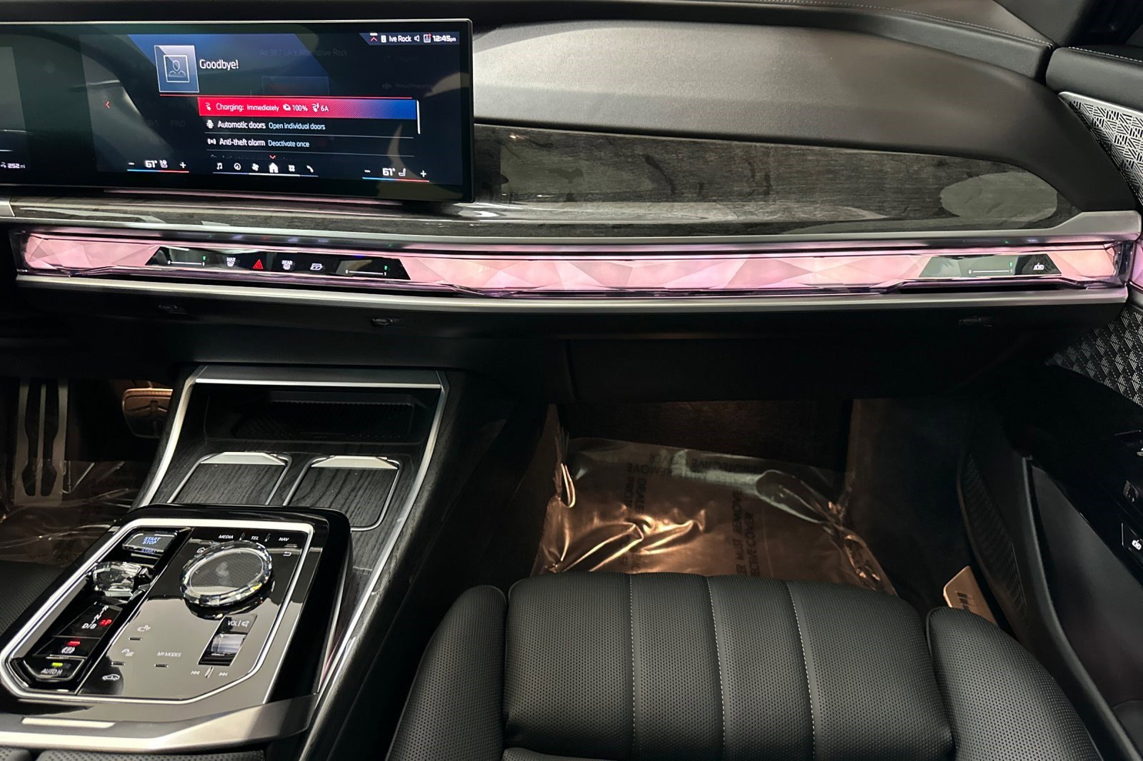 Certified 2024 BMW i7 M70 w/ Executive Package image 22