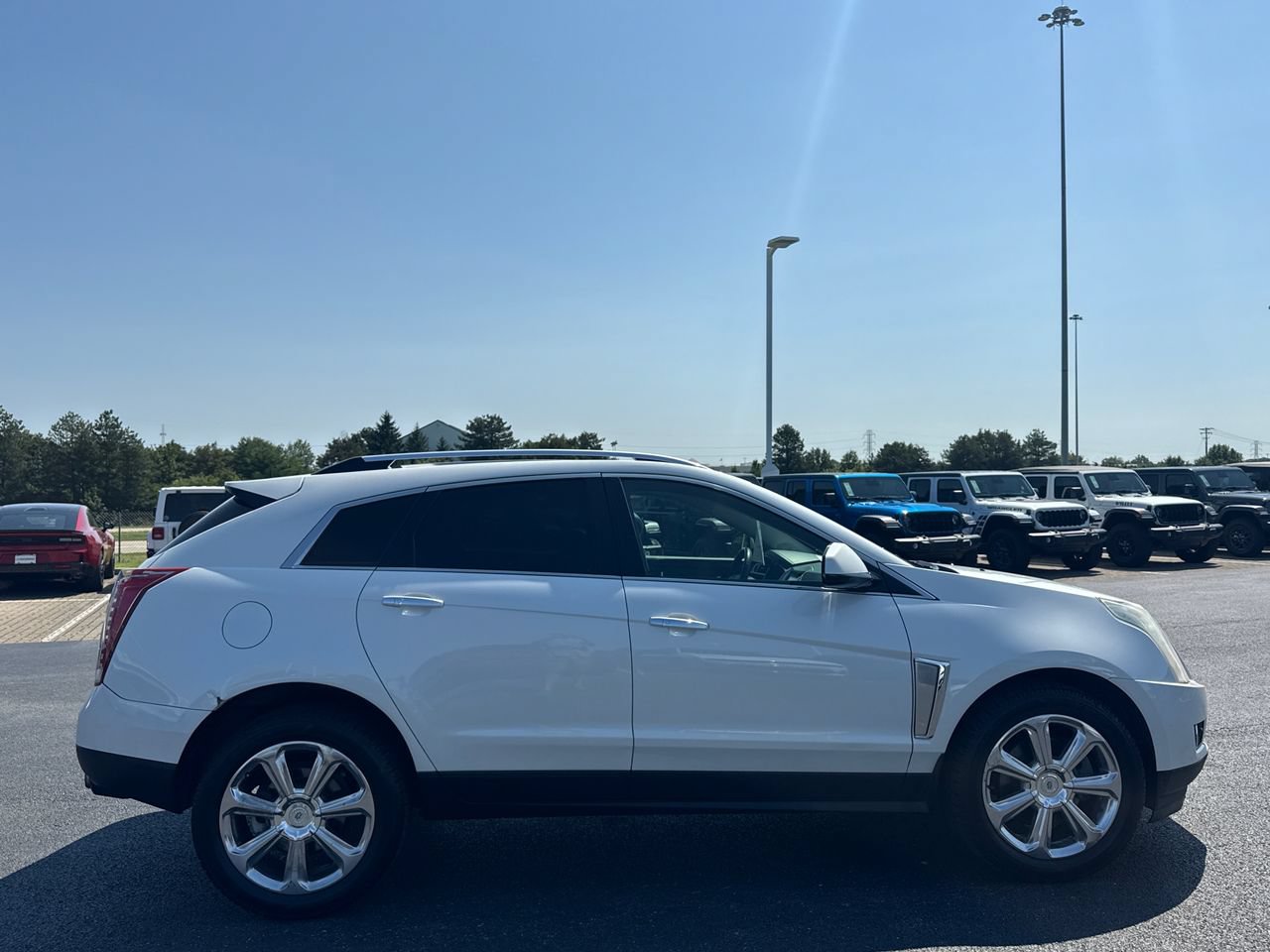 Used 2016 Cadillac SRX Premium w/ LPO, Touring Package AWD/4WD image 2