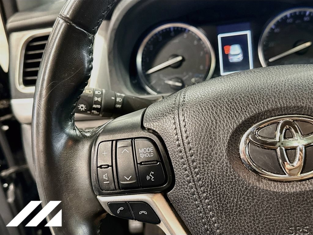 Used 2019 Toyota Highlander Limited AWD/4WD image 12