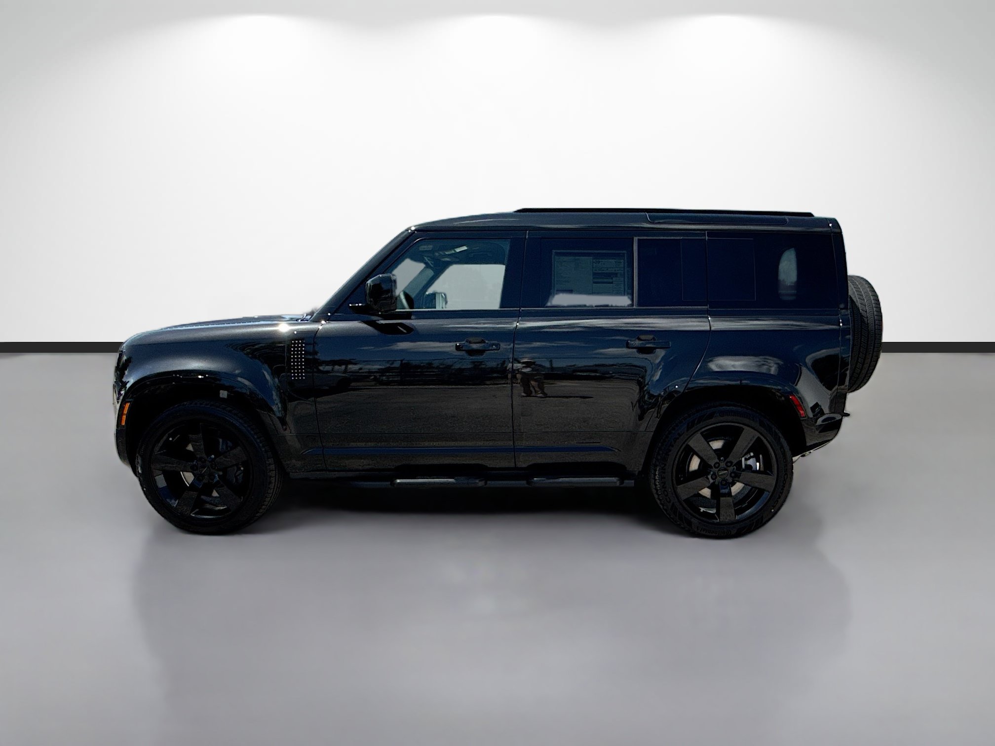 New 2026 Land Rover Defender 110 X-Dynamic SE AWD/4WD image 2