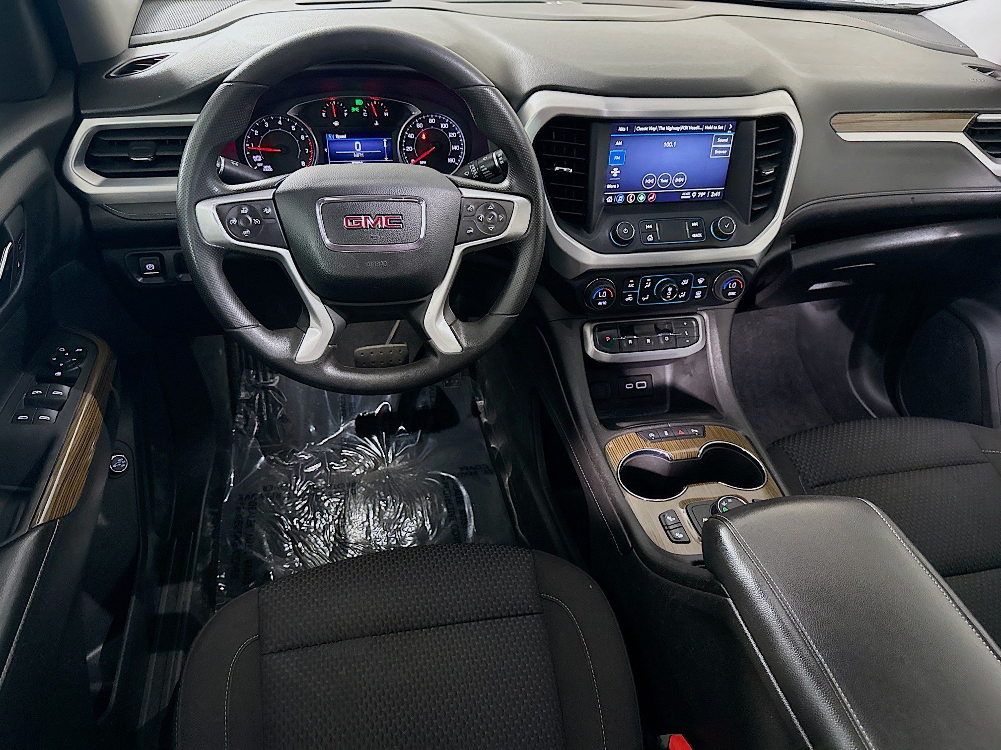 Used 2022 GMC Acadia SLE w/ Driver Convenience Package FWD image 17