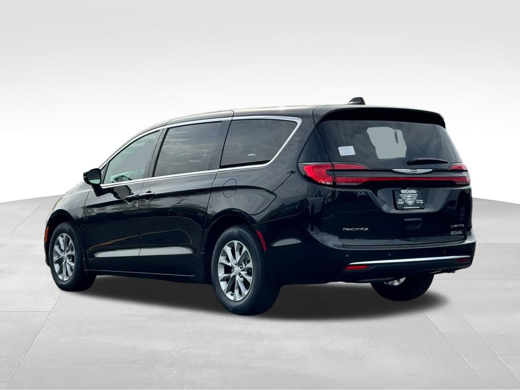 New 2026 Chrysler Pacifica Limited FWD image 5