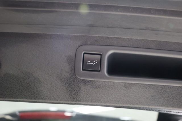 Used 2023 Toyota Highlander XLE image 35