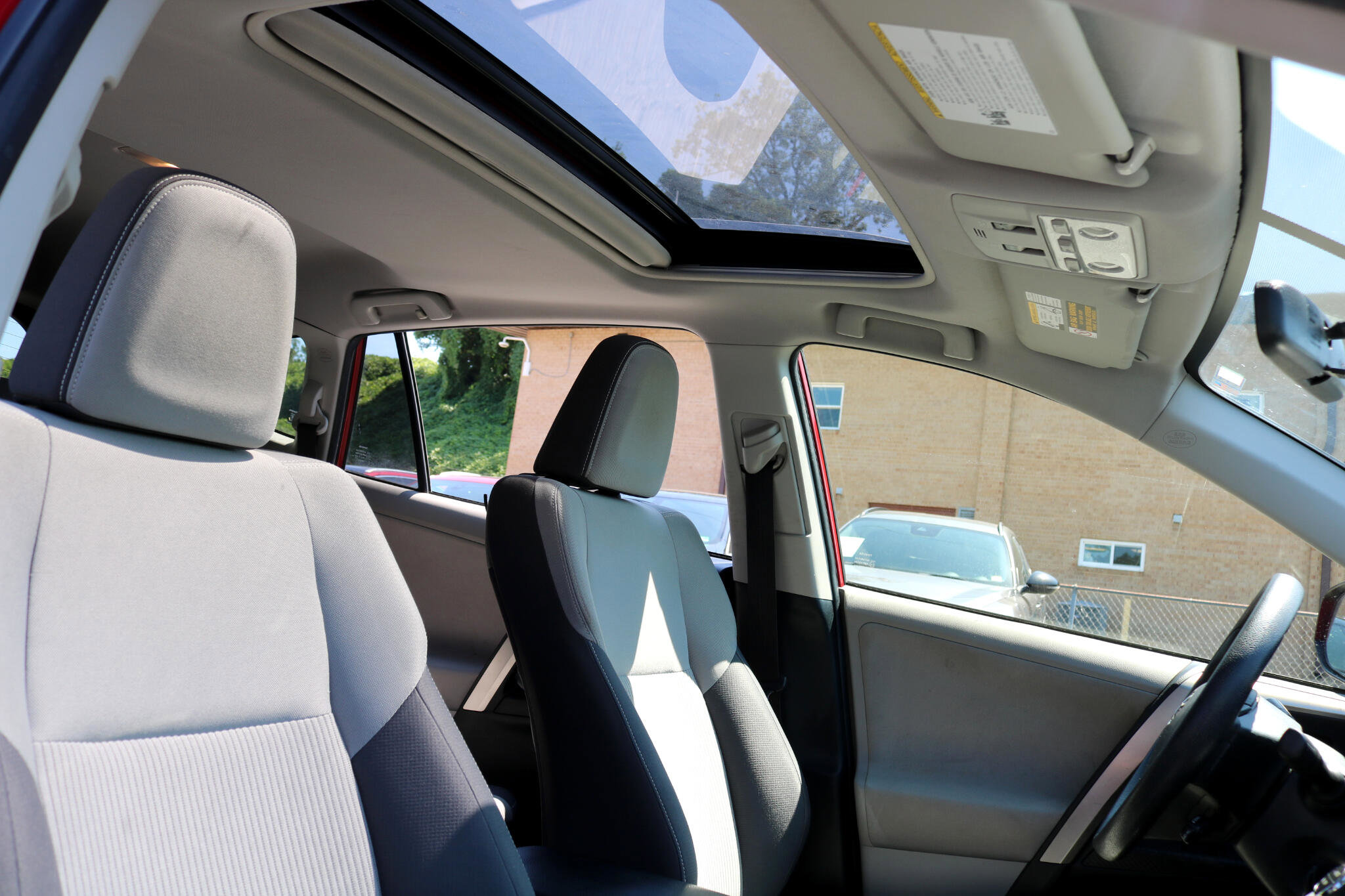 Used 2013 Toyota RAV4 XLE image 40