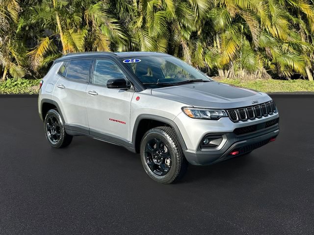 Used 2024 Jeep Compass Trailhawk image 2