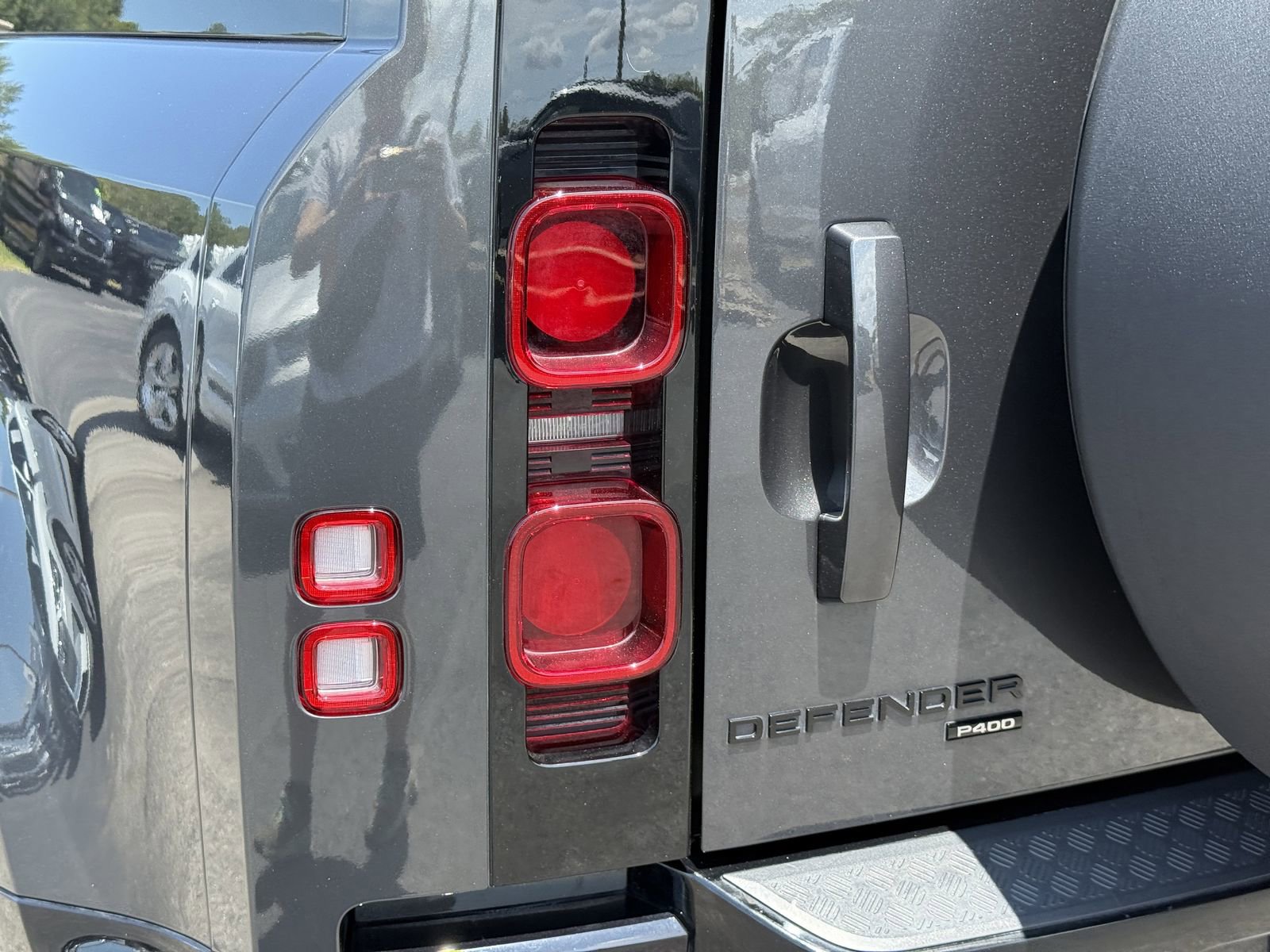 Used 2023 Land Rover Defender 90 X-Dynamic SE AWD/4WD image 10