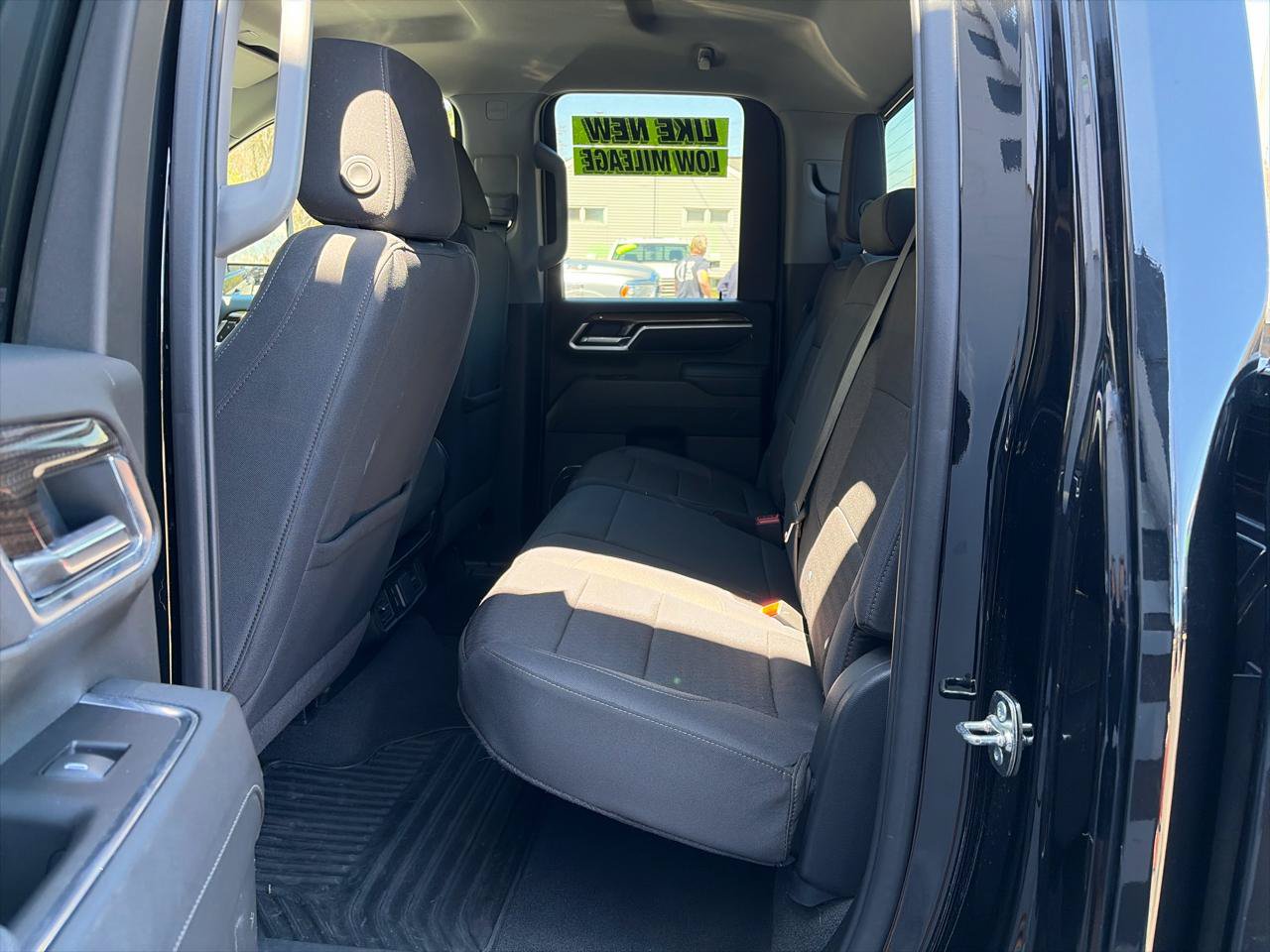 Used 2025 Chevrolet Silverado 2500 LT w/ Convenience Package AWD/4WD image 10
