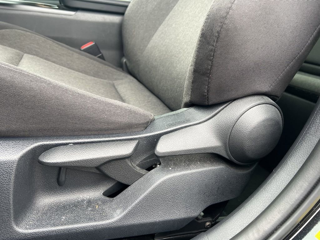 Used 2025 Toyota Camry LE image 9