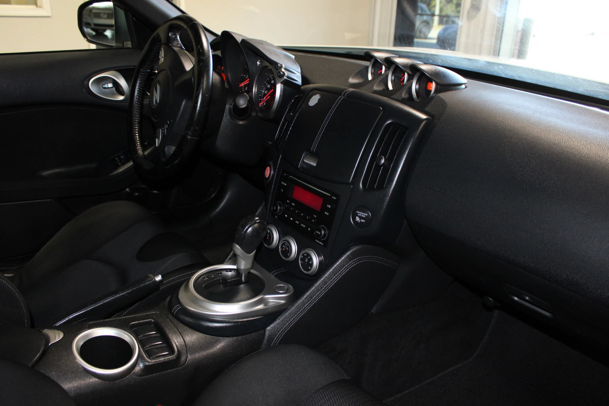 Used 2015 Nissan 370Z Coupe w/ Aerodynamics Package RWD image 24