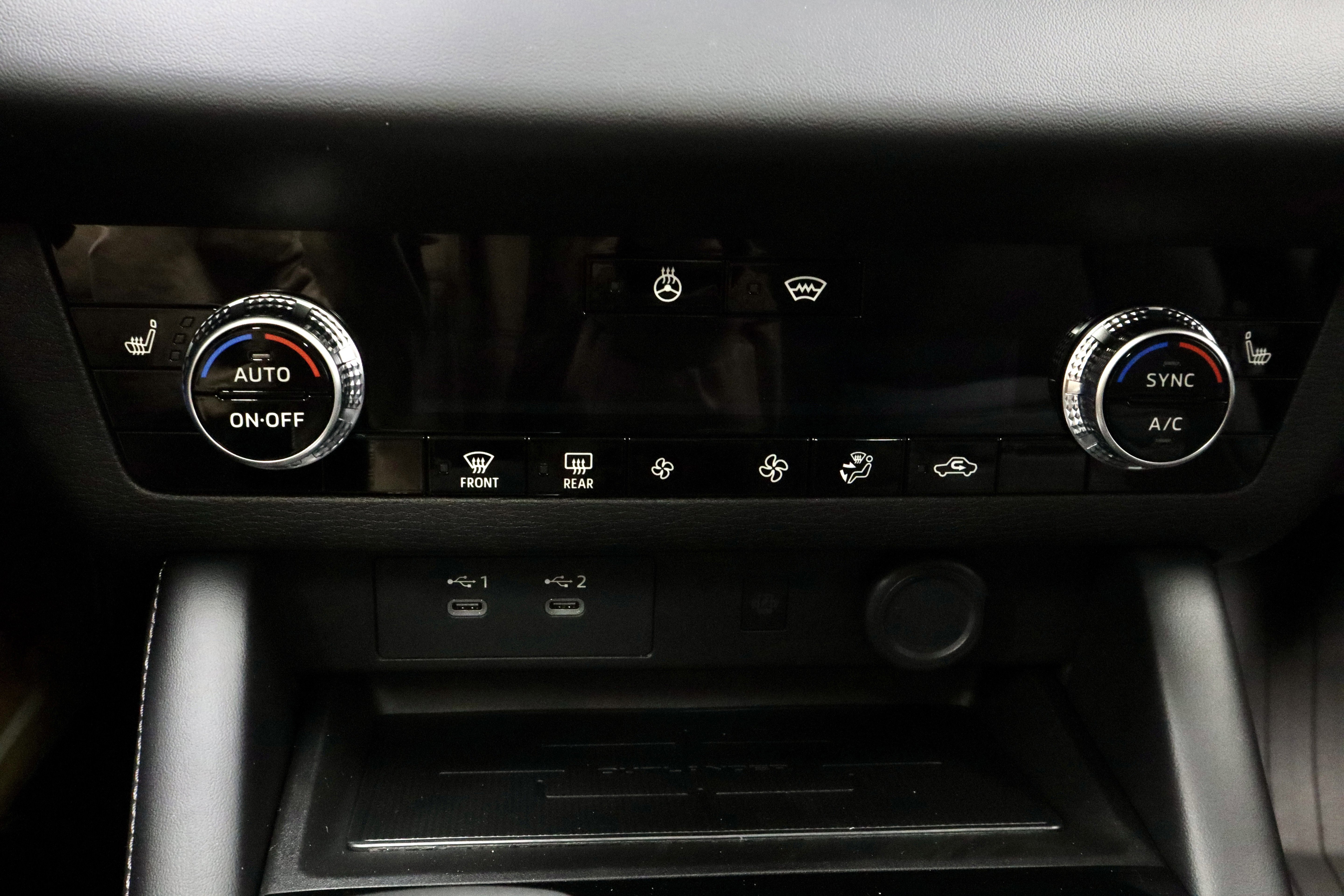 New 2026 Mitsubishi Outlander SE image 25