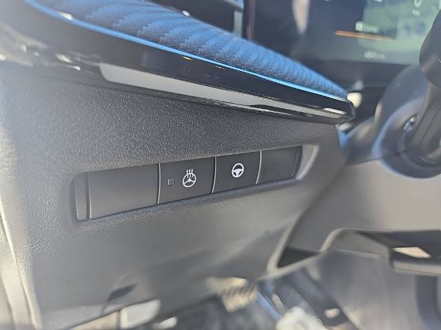 Certified 2025 Nissan Kicks SR w/ SR Premium Package AWD/4WD image 11