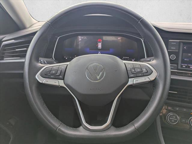 Used 2024 Volkswagen Jetta SE image 11