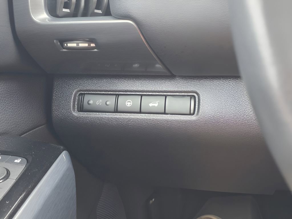 Used 2024 Nissan Pathfinder SL image 24