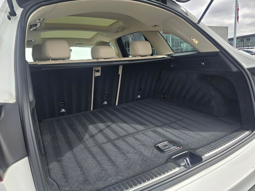 Used 2021 Mercedes-Benz GLC 300 4MATIC image 21