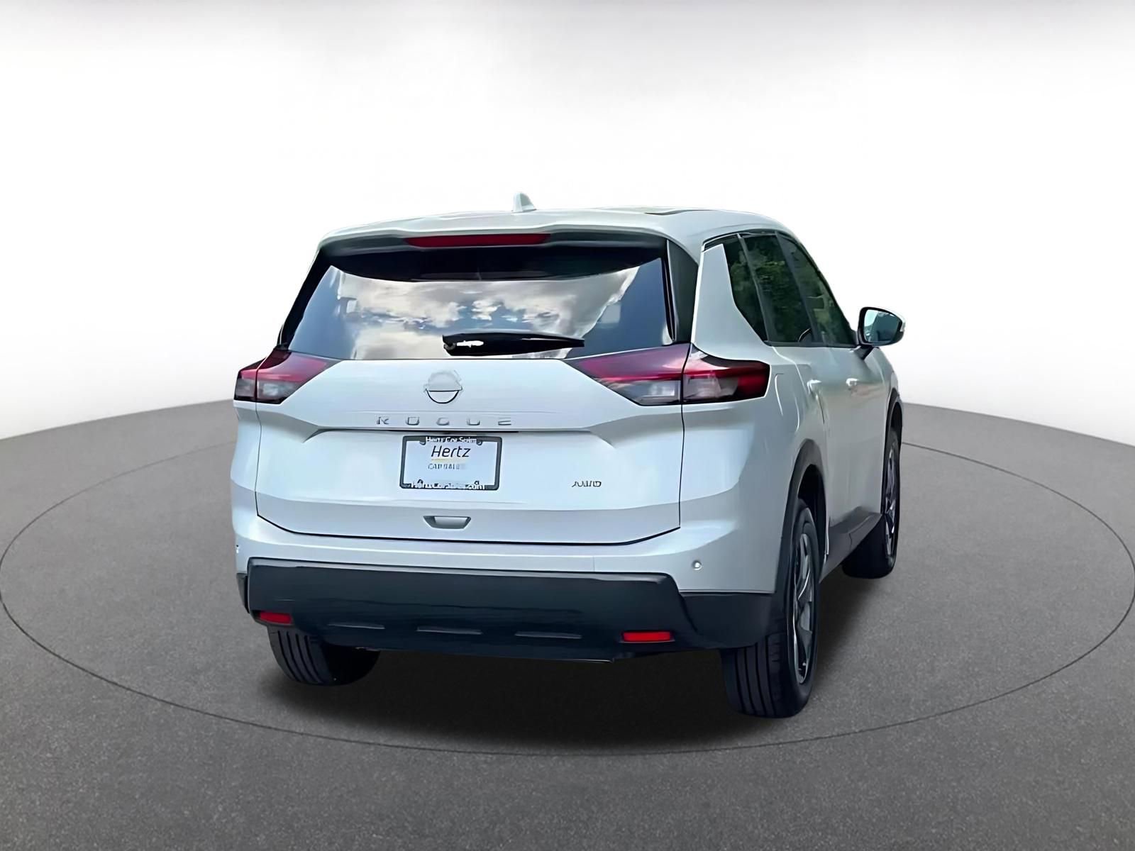 Used 2025 Nissan Rogue SV AWD/4WD image 12