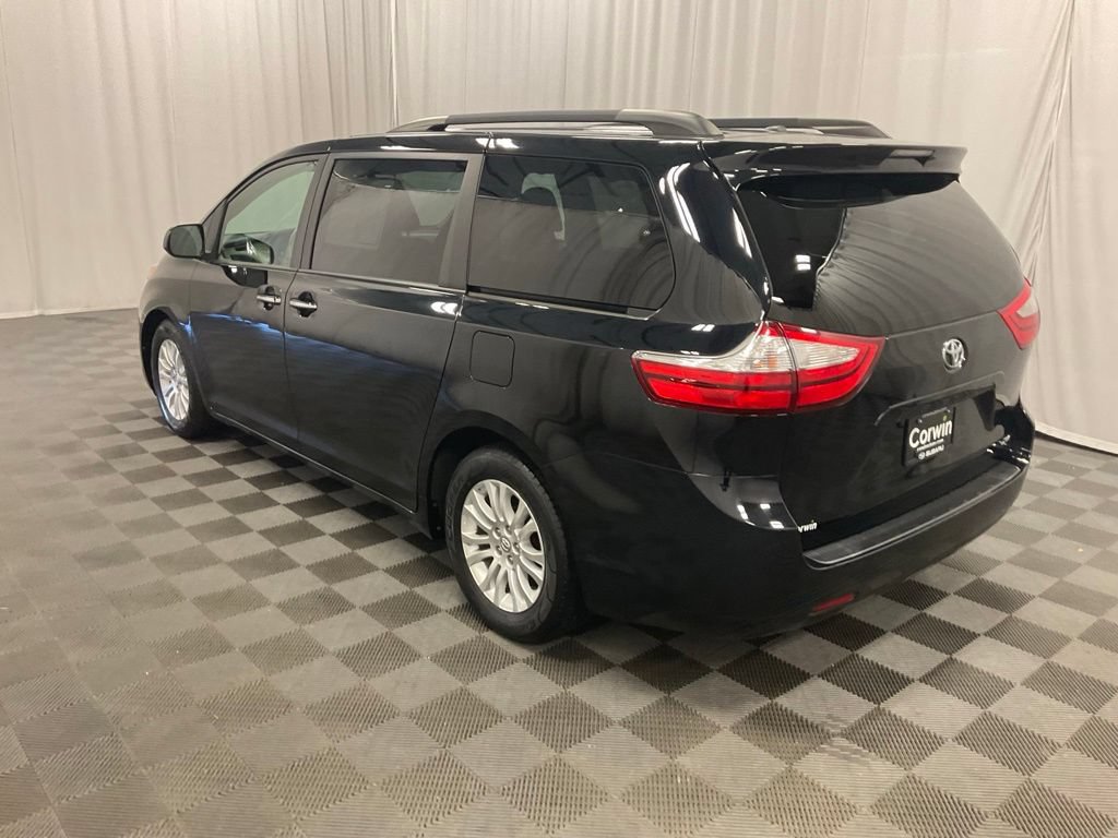 Used 2015 Toyota Sienna XLE FWD image 4