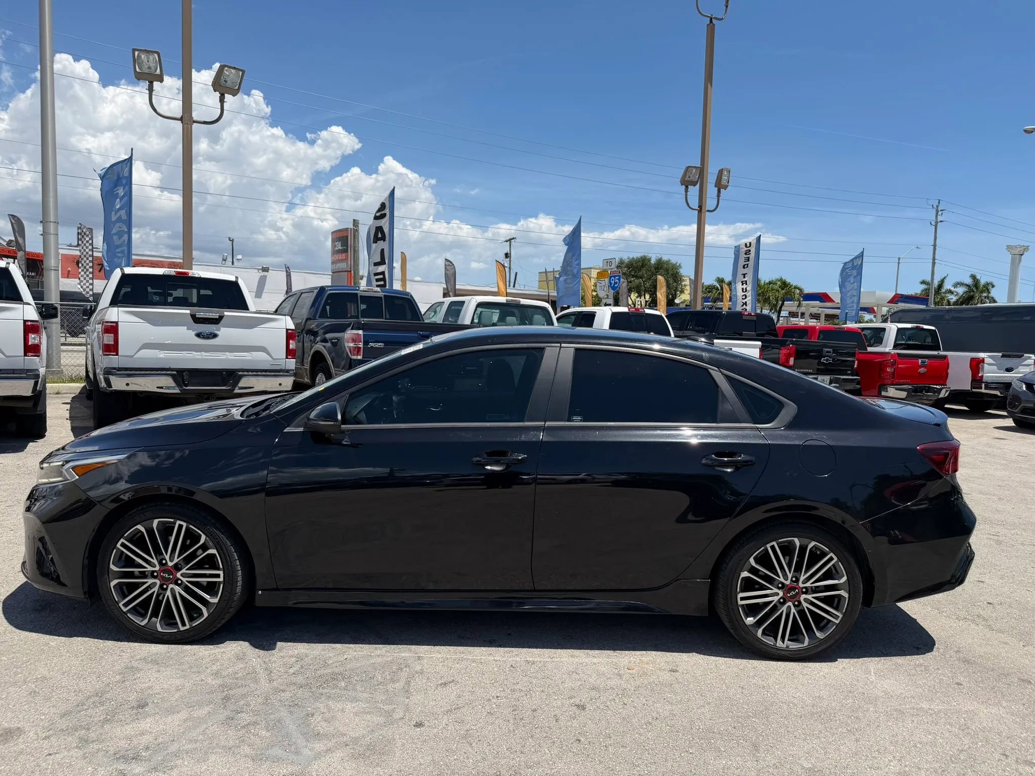 Used 2022 Kia Forte GT w/ GT Technology Package FWD image 6