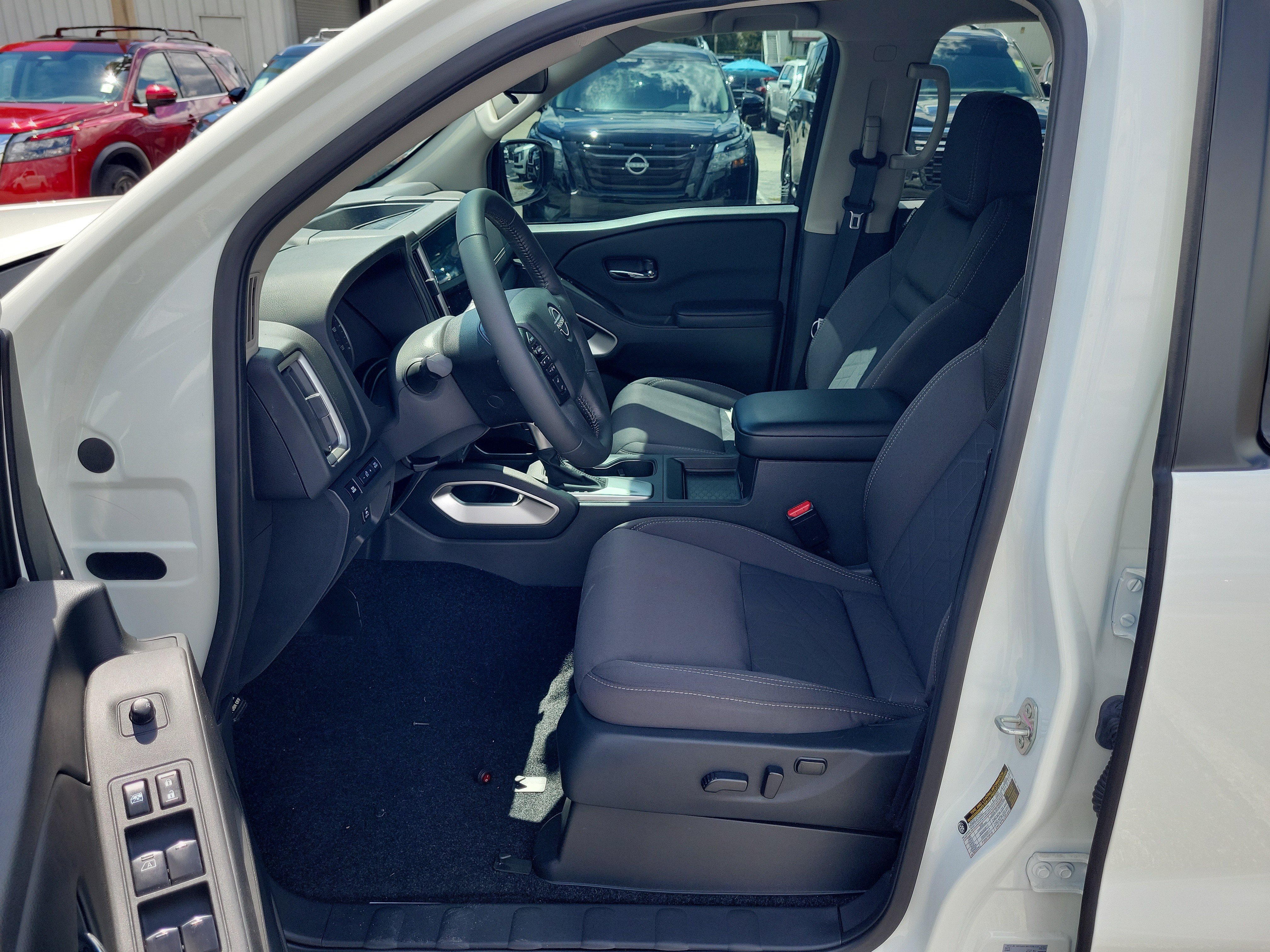 Certified 2025 Nissan Frontier SV w/ SV Convenience Package RWD image 12