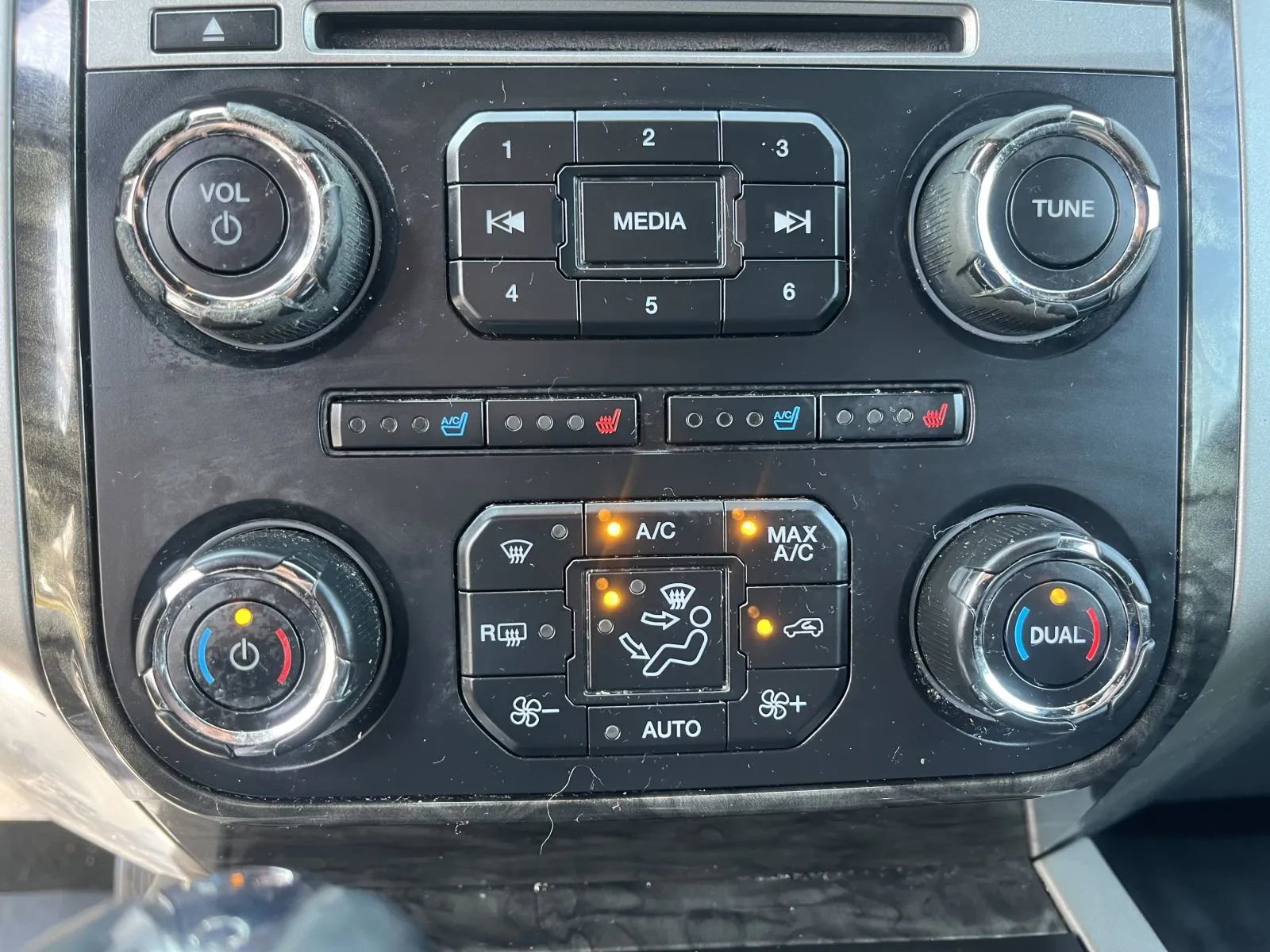 Used 2015 Ford Expedition Limited w/ Equipment Group 301A image 17