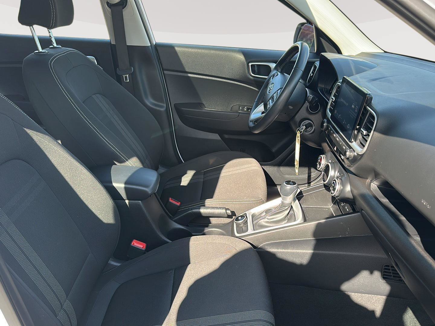 Certified 2023 Hyundai Venue SEL FWD image 17
