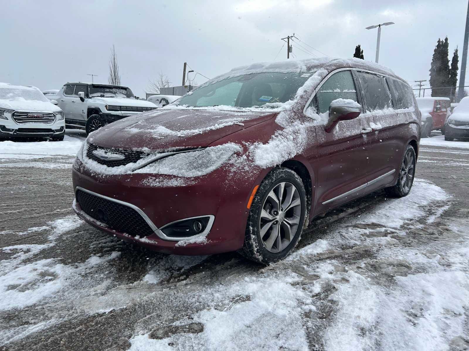 Certified 2019 Chrysler Pacifica Limited w/ Tire & Wheel Group image 4