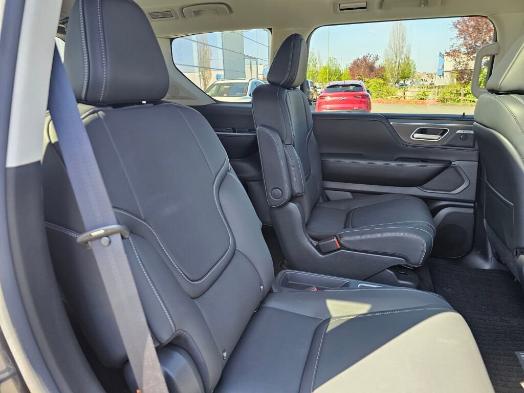 New 2025 INFINITI QX80 Pure image 9