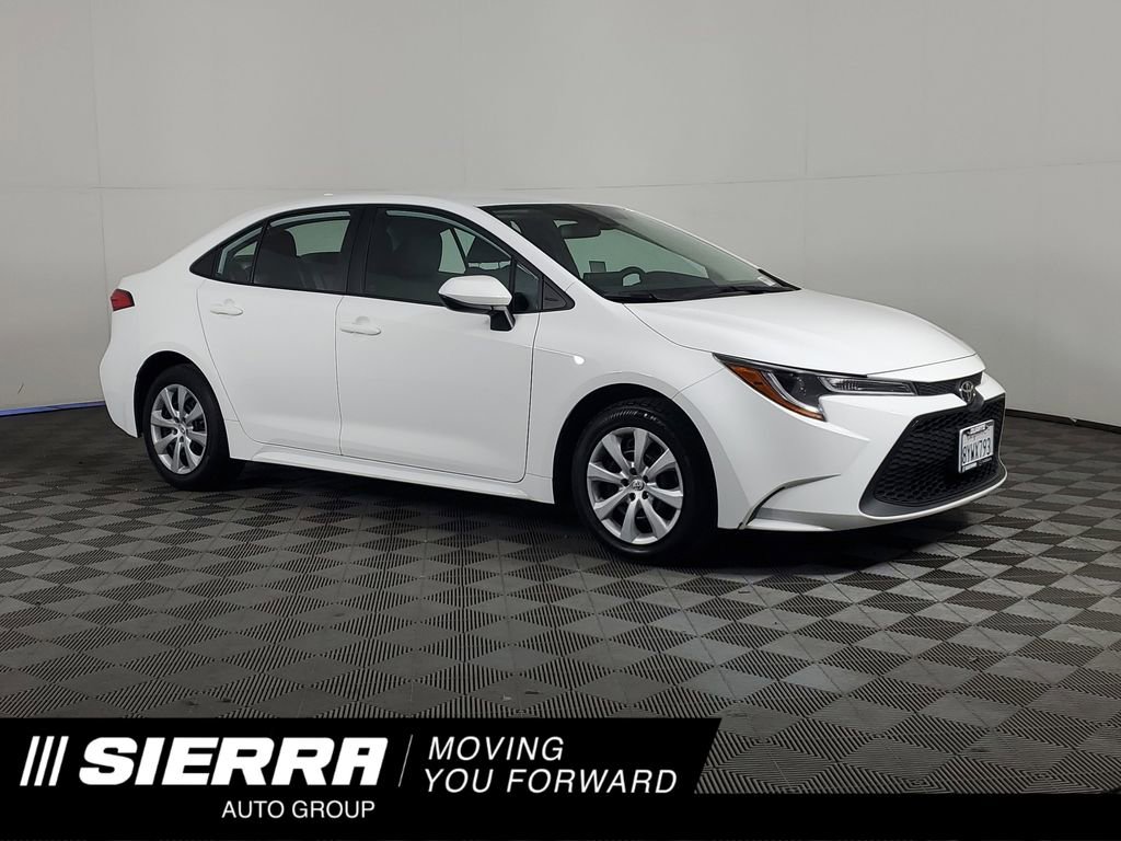 Used 2022 Toyota Corolla LE image 1