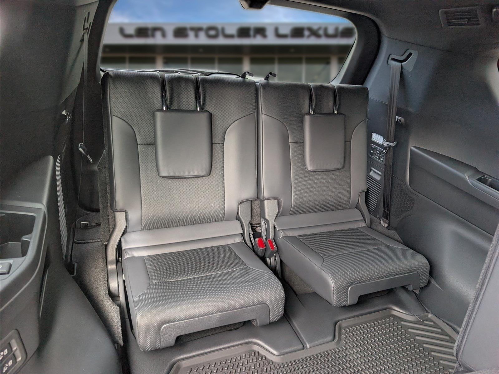 New 2026 Lexus LX 600 4WD w/ Accessory Package (2T) image 9