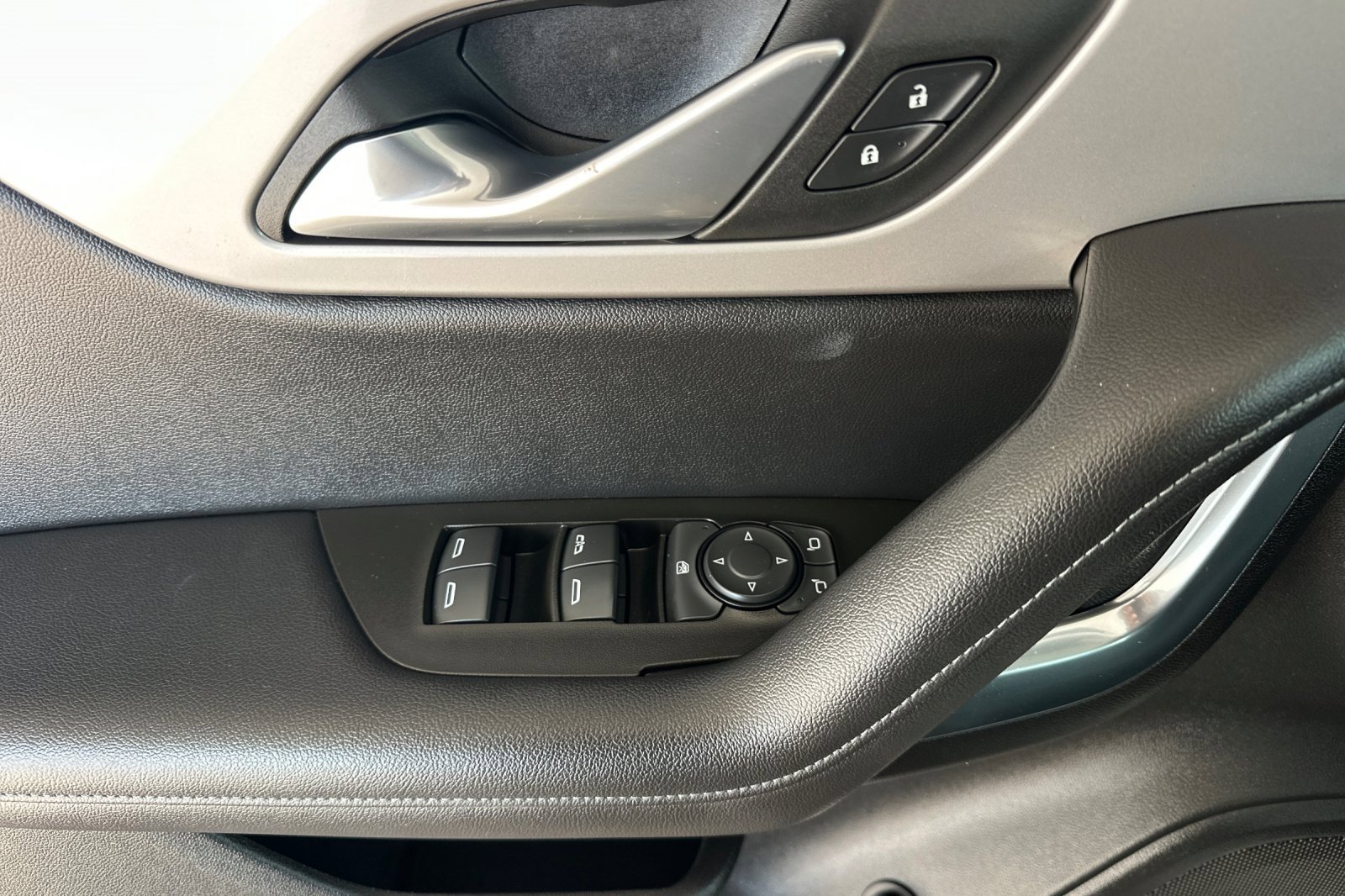 Used 2022 Chevrolet Blazer LT w/ Sound & Technology Package image 8