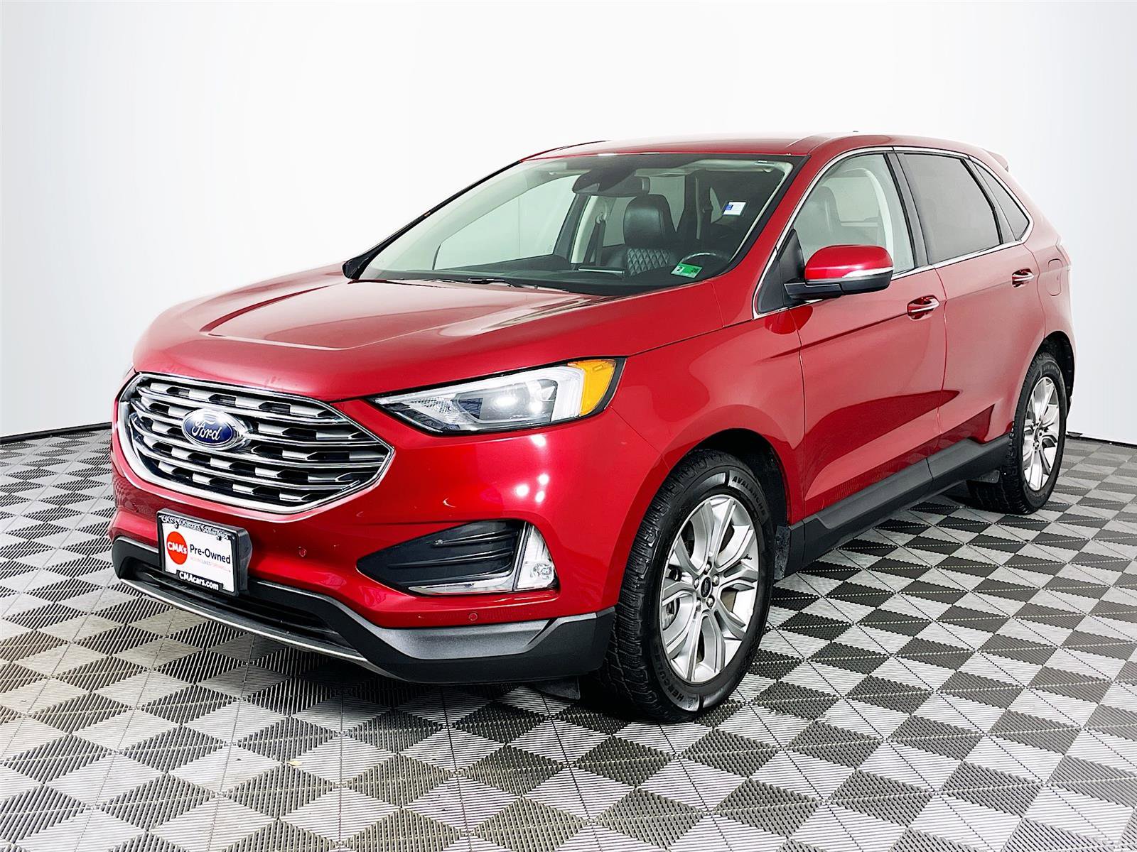Used 2023 Ford Edge Titanium image 3