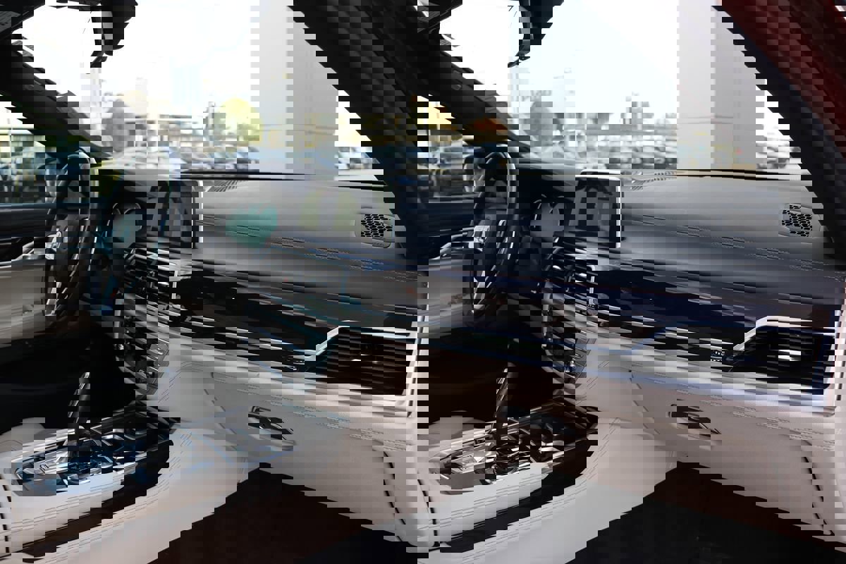 Used 2019 BMW 750i xDrive w/ Luxury Rear Seating Package image 19