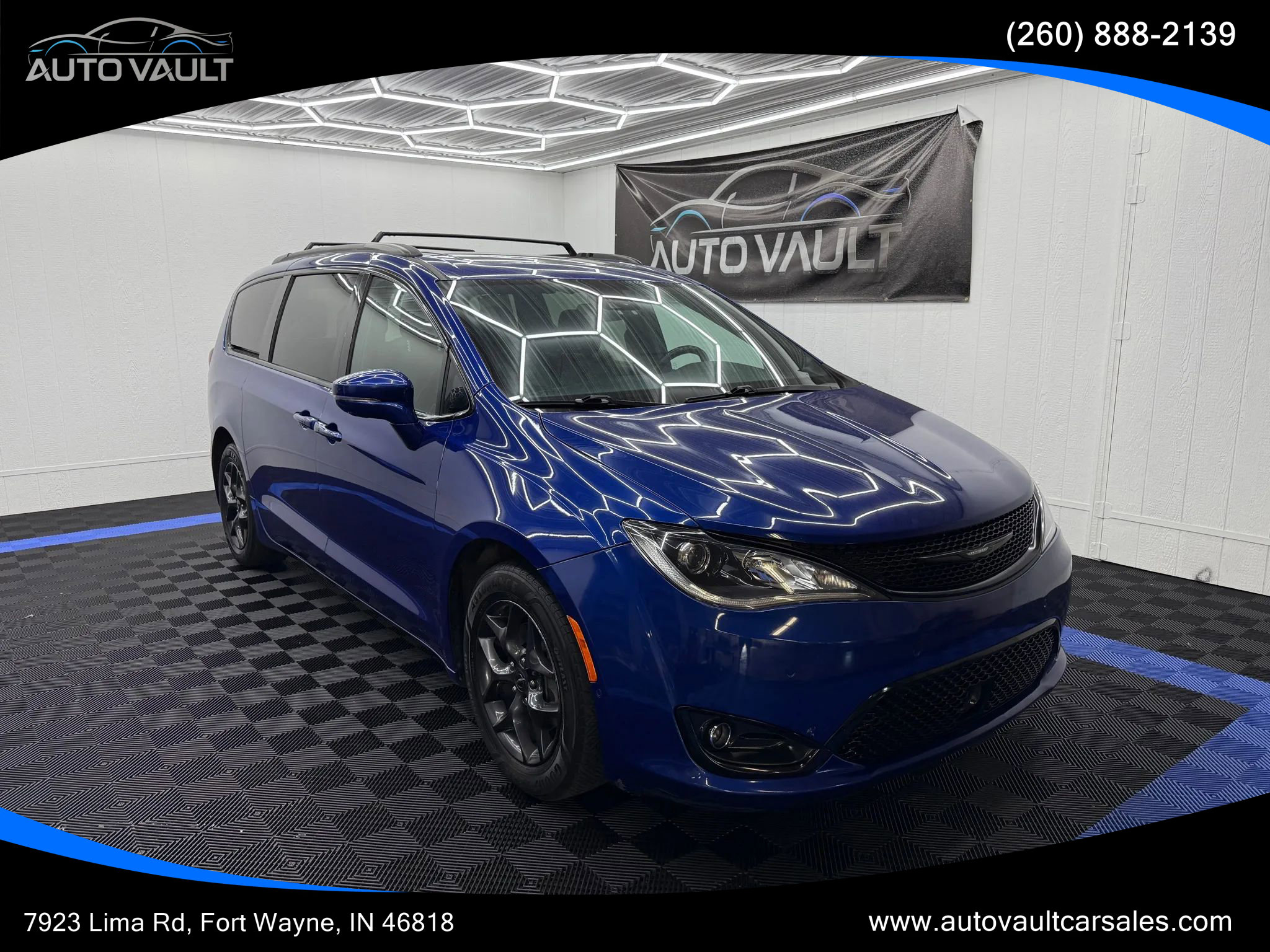 Used 2018 Chrysler Pacifica Limited w/ Advanced Safetytec Group image 1