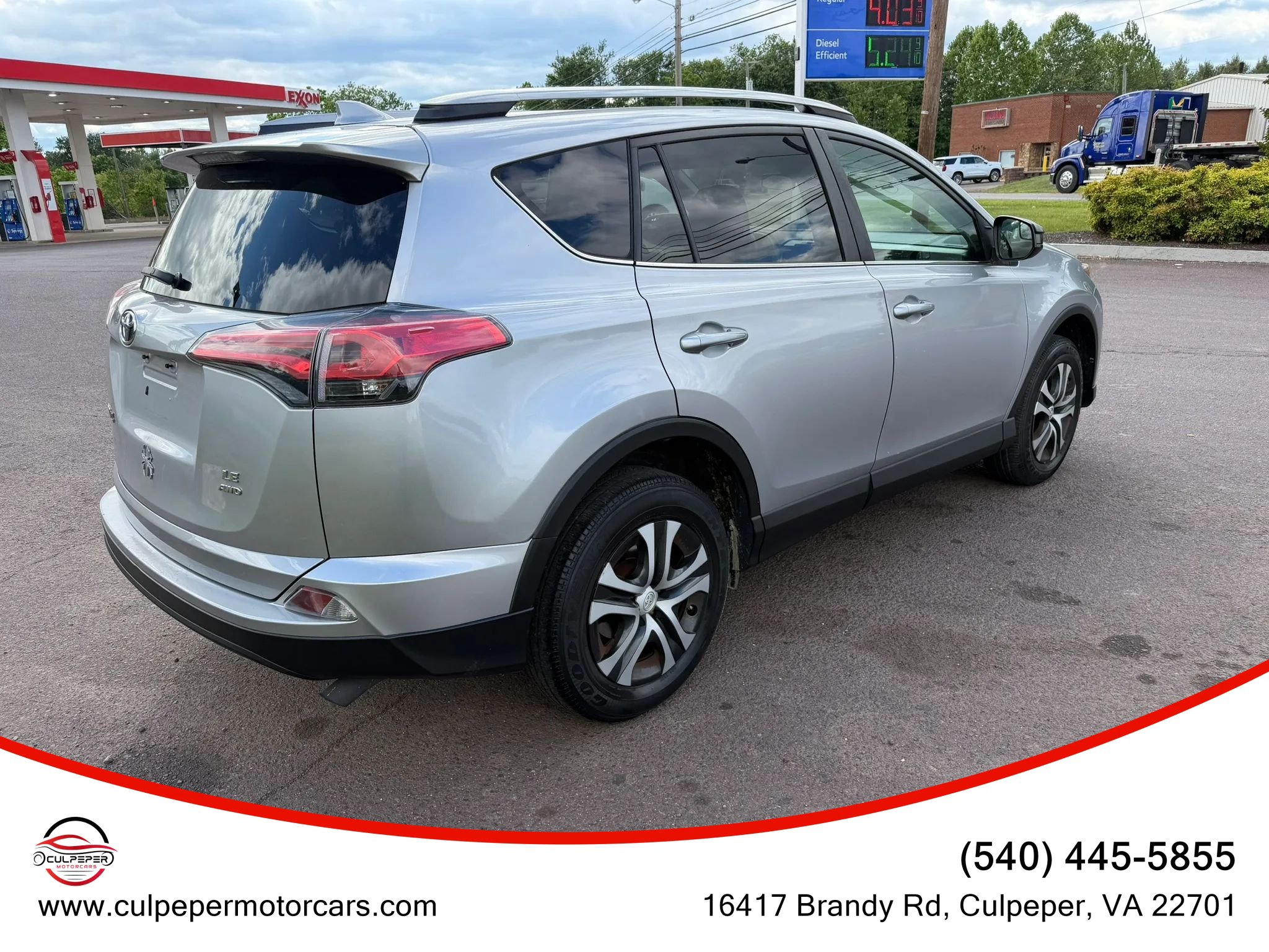 Used 2017 Toyota RAV4 LE w/ All Weather Liner Package AWD/4WD image 5
