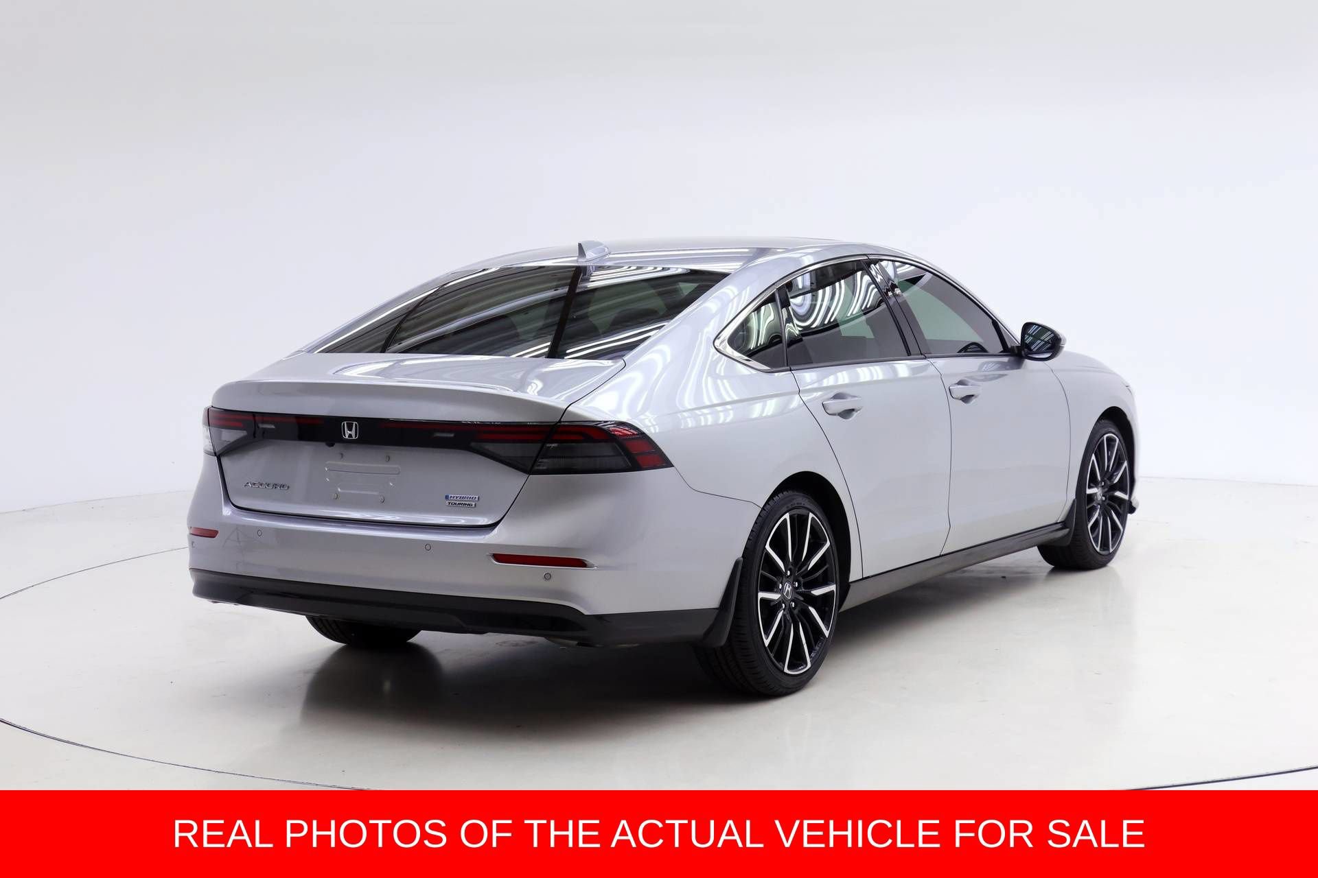 Used 2024 Honda Accord Touring image 2