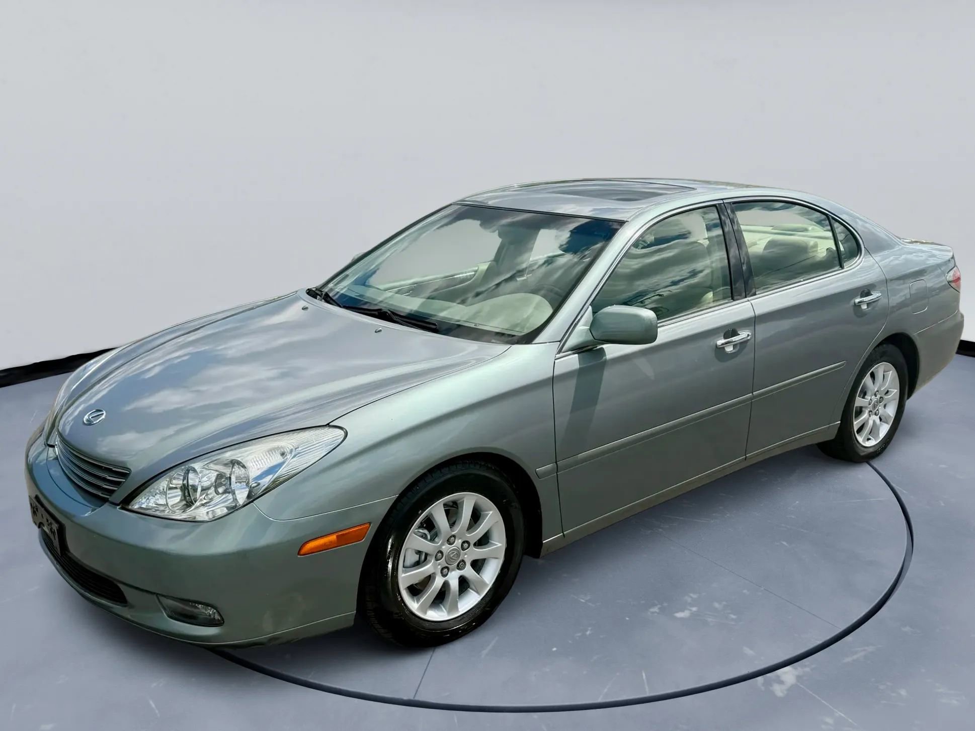 Used 2002 Lexus ES 330 FWD image 3