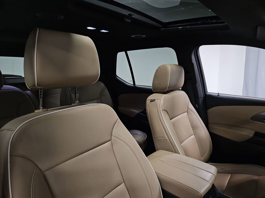 Used 2023 Chevrolet Traverse Premier w/ LPO, Cargo Package image 31