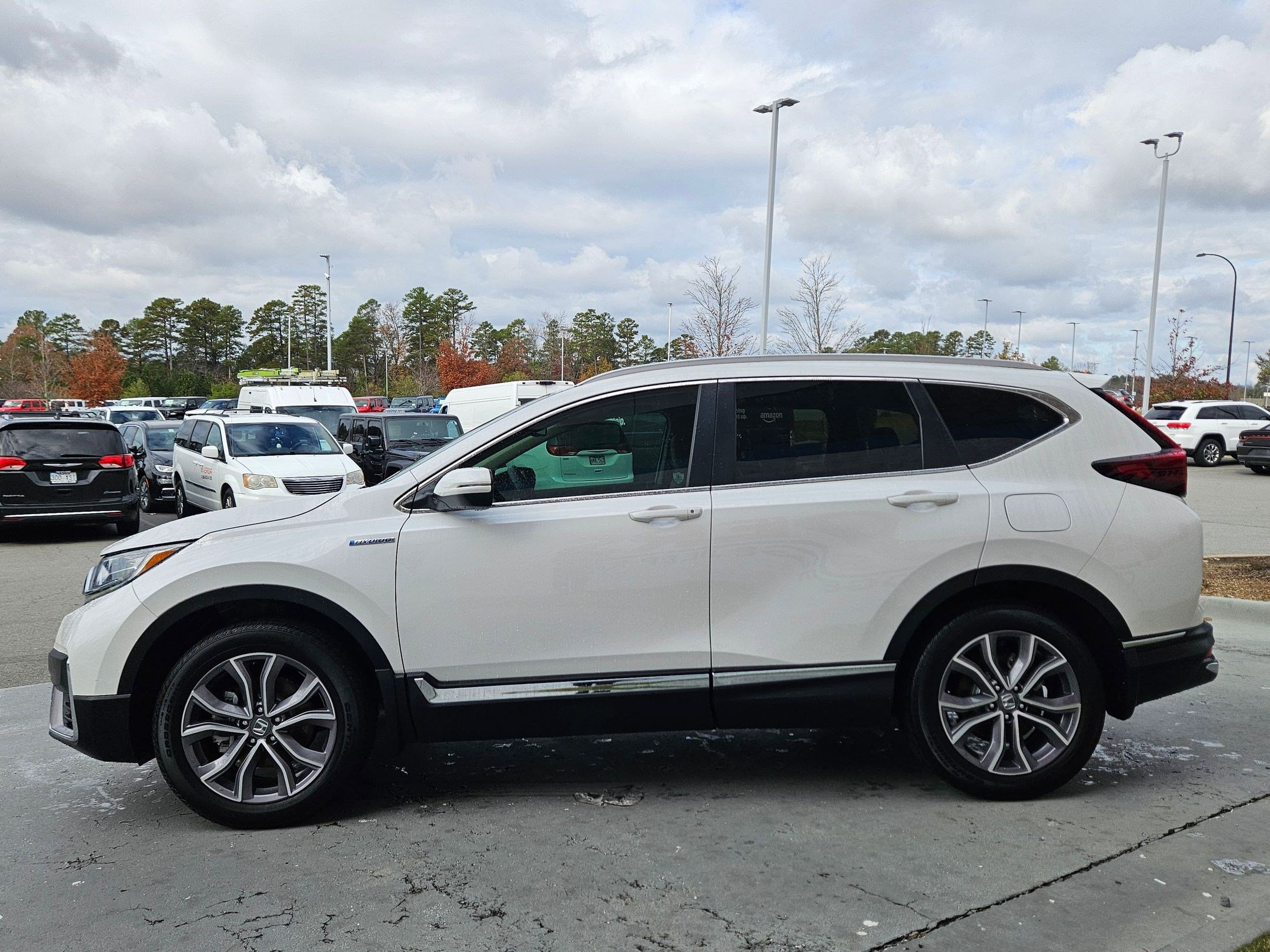 Used 2022 Honda CR-V Touring image 4
