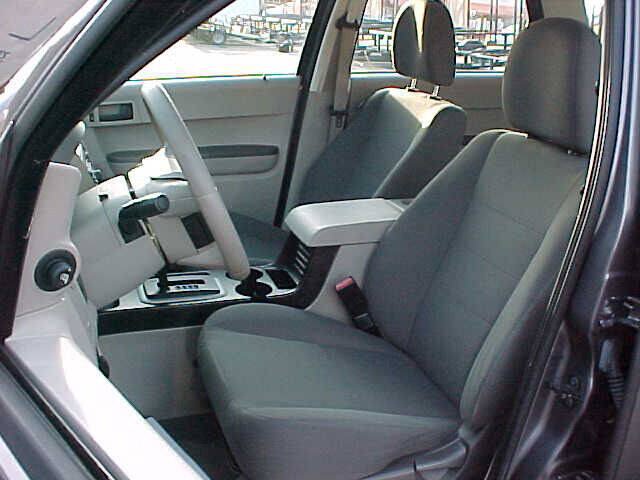 Used 2011 Ford Escape XLS w/ 102A Rapid Spec Order Code FWD image 27