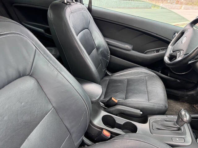 Used 2014 Kia Forte Koup SX w/ SX Premium Package image 16