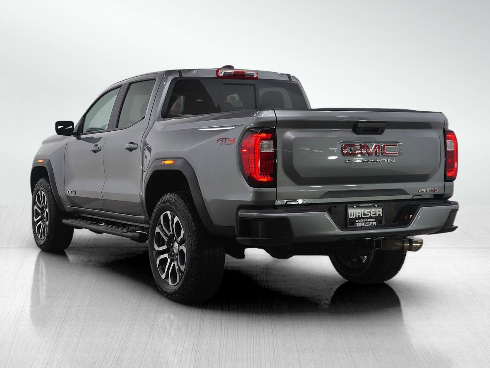 Used 2023 GMC Canyon AT4 image 3