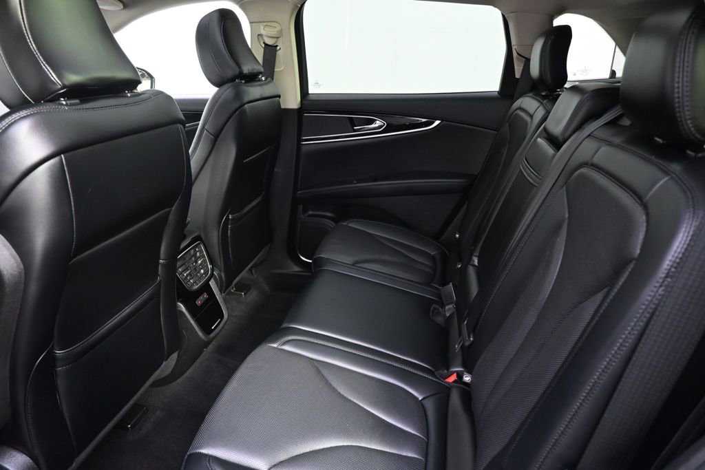 Certified 2022 Lincoln Nautilus Reserve w/ Monochromatic Package image 21