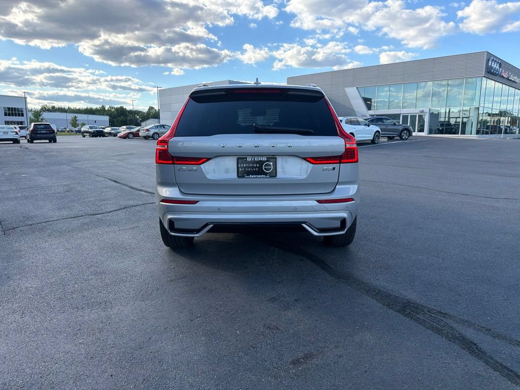 Used 2025 Volvo XC60 B5 Plus AWD/4WD image 3