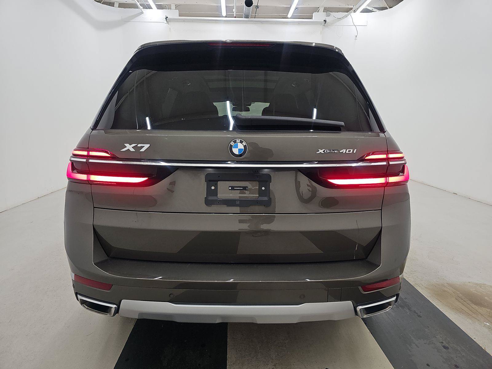 Used 2026 BMW X7 xDrive40i AWD/4WD image 6