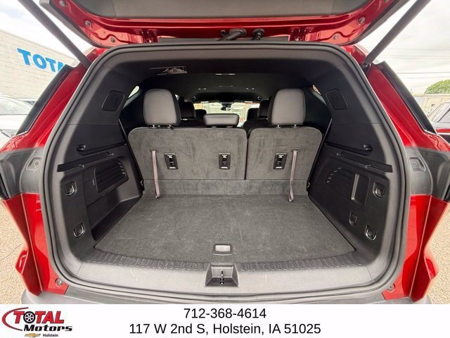 Used 2025 Chevrolet Traverse LT AWD/4WD image 14