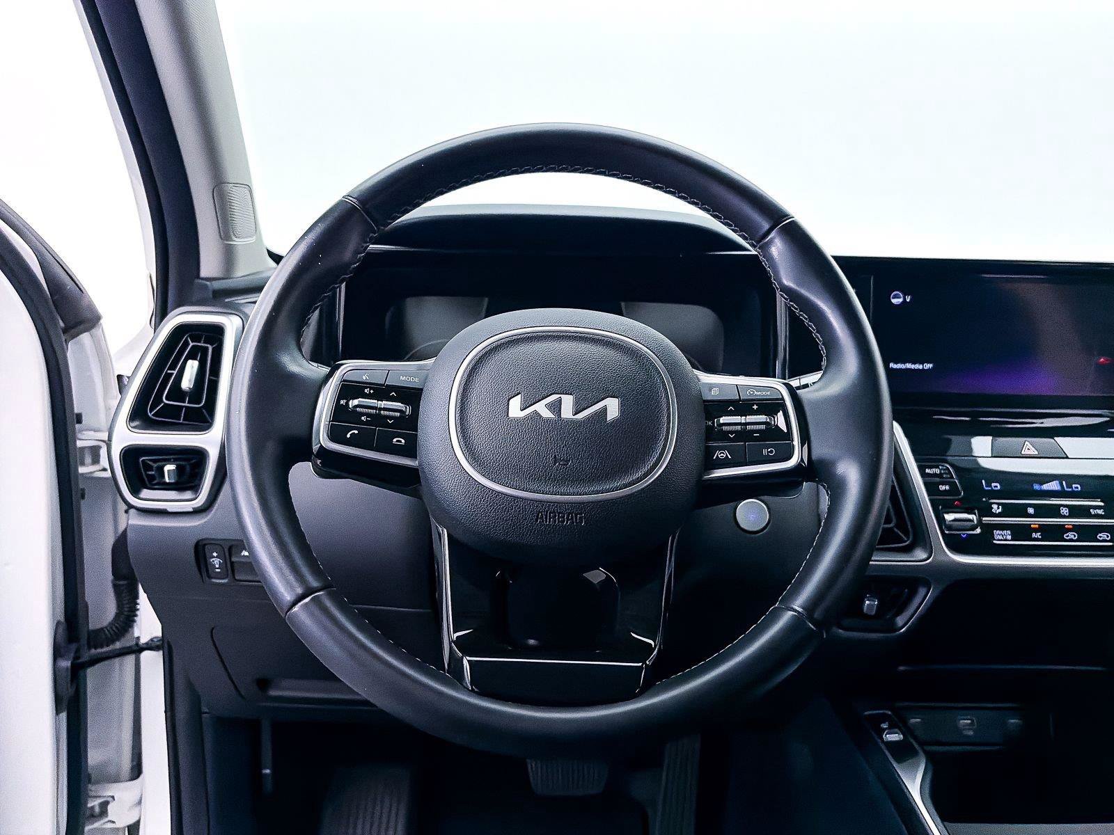Used 2022 Kia Sorento S FWD image 30