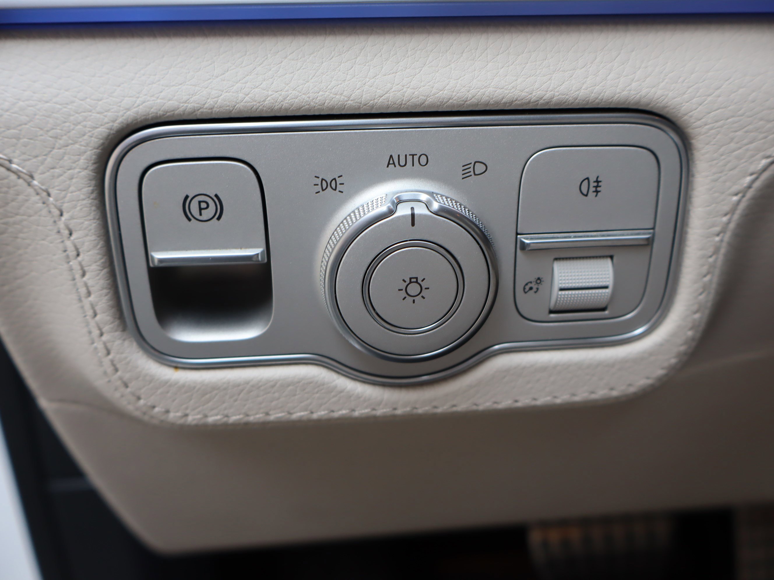 Used 2024 Mercedes-Benz GLS 580 4MATIC image 20