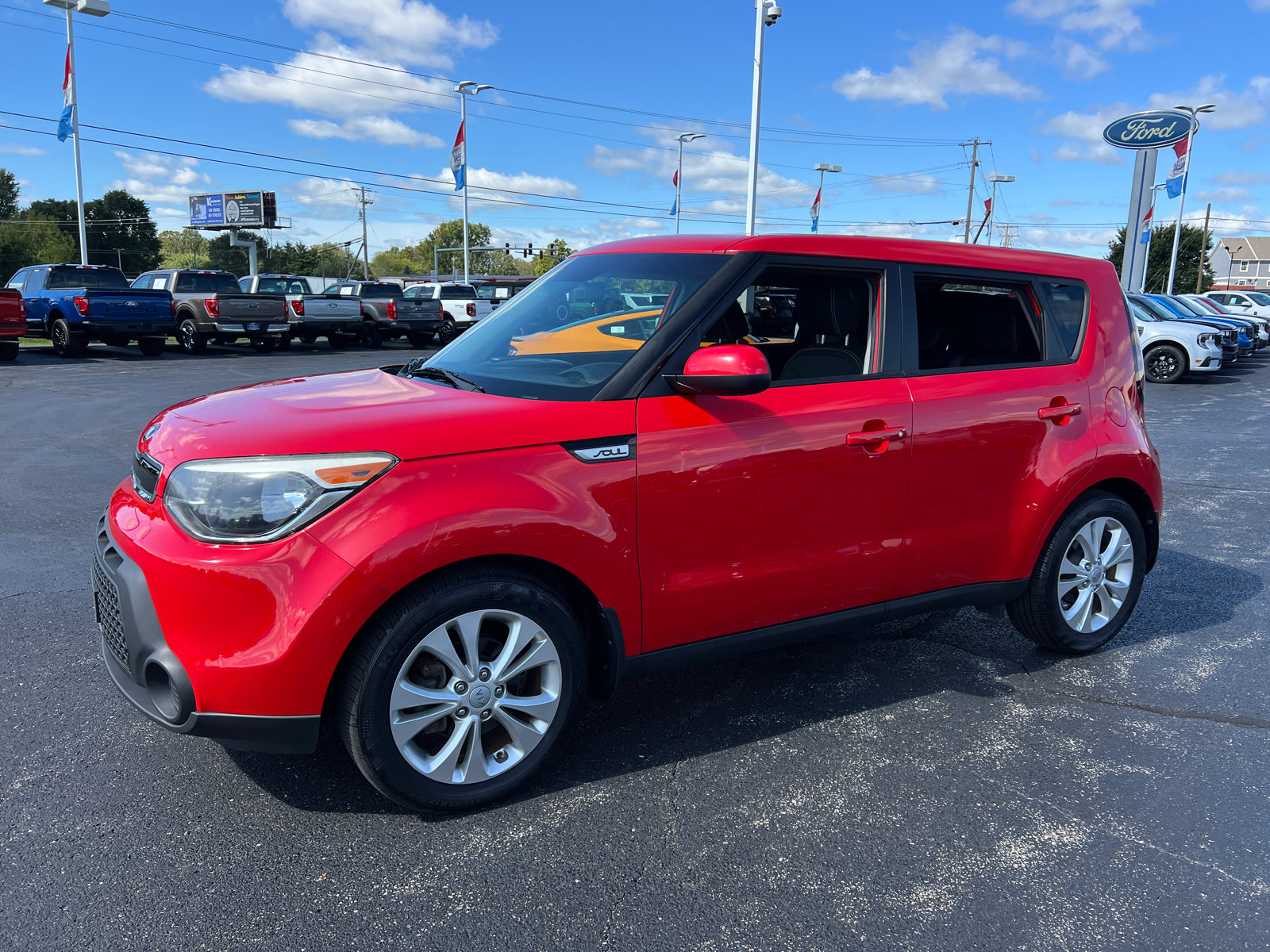 Used 2015 Kia Soul + FWD image 3