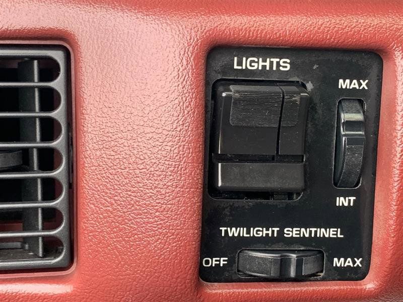 Used 1992 Oldsmobile Custom Cruiser image 20