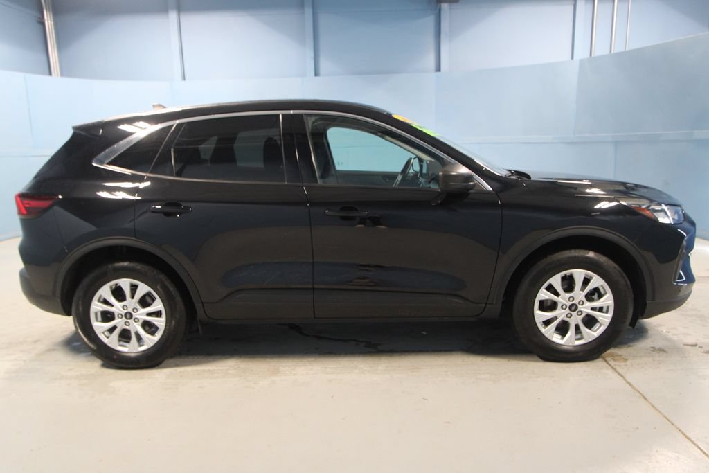 Used 2023 Ford Escape Active AWD/4WD image 30